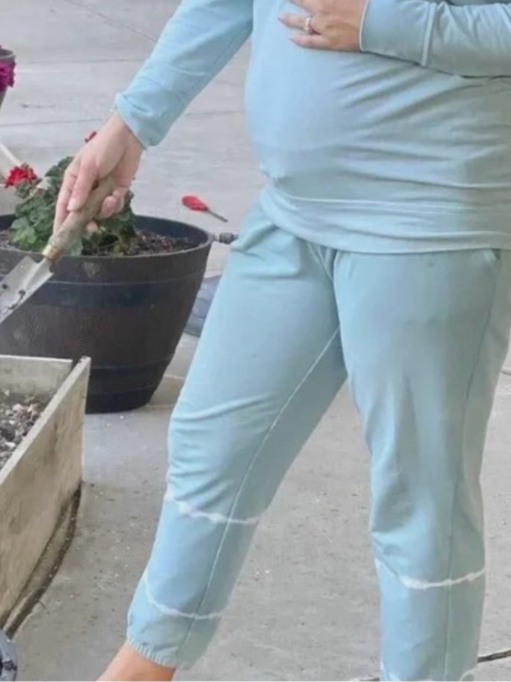 🔴 4/$15 Isabel Maternity Women’s S Light Blue Jogger Pants with pockets in EUC